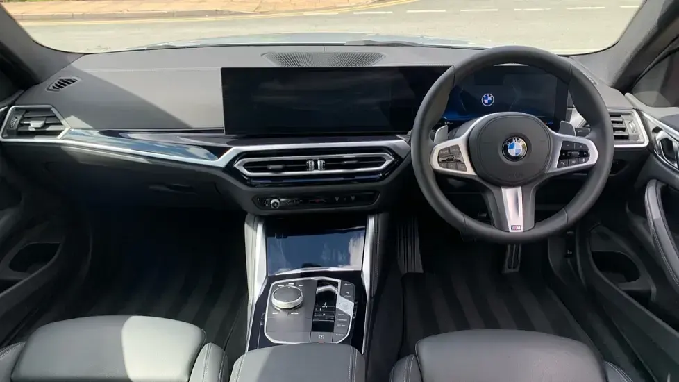 Usado BMW 420 M Sport 181 HP (133 kW) 2024 Cinzento Coupé
