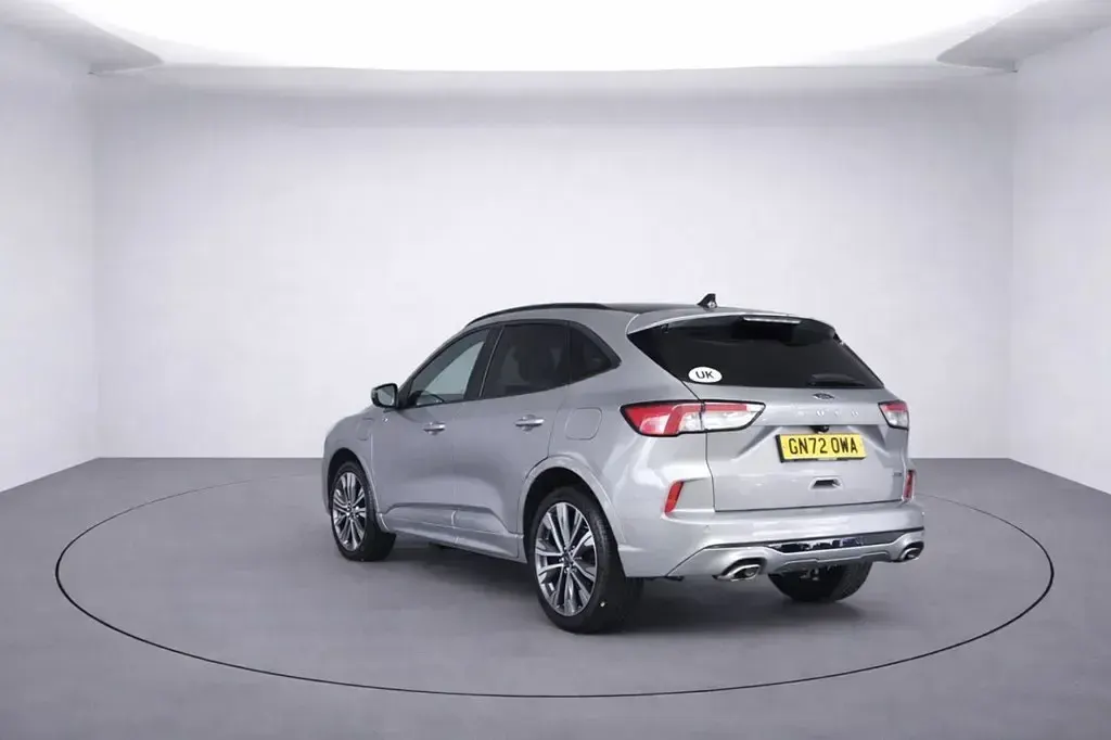 Begagnad Ford Kuga ST-Line X 225 HK (165 kW) 2022 Silver SUV