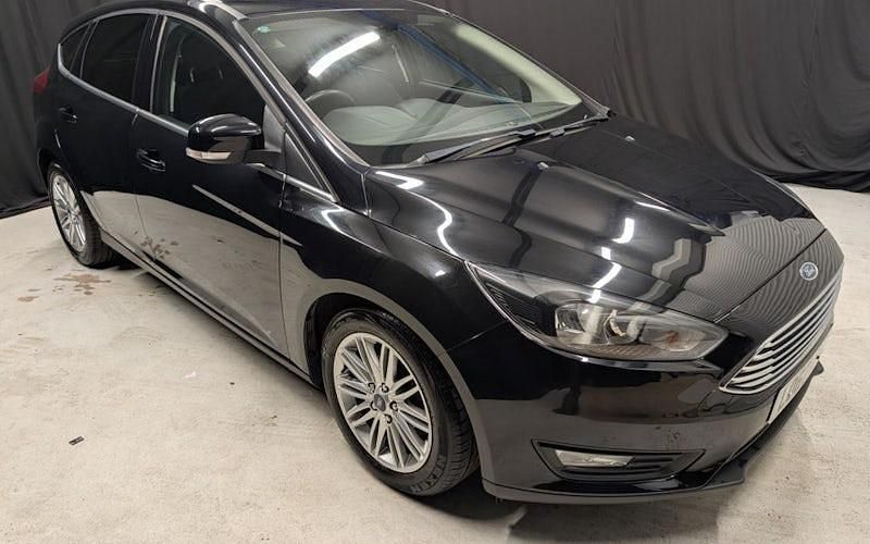 Used Ford Focus Zetec 125 HP (91 kW) 2017 Black Hatchback