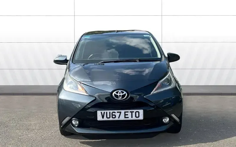 Used Toyota Aygo X-clusiv 69 HP (50 kW) 2017 Grey Hatchback