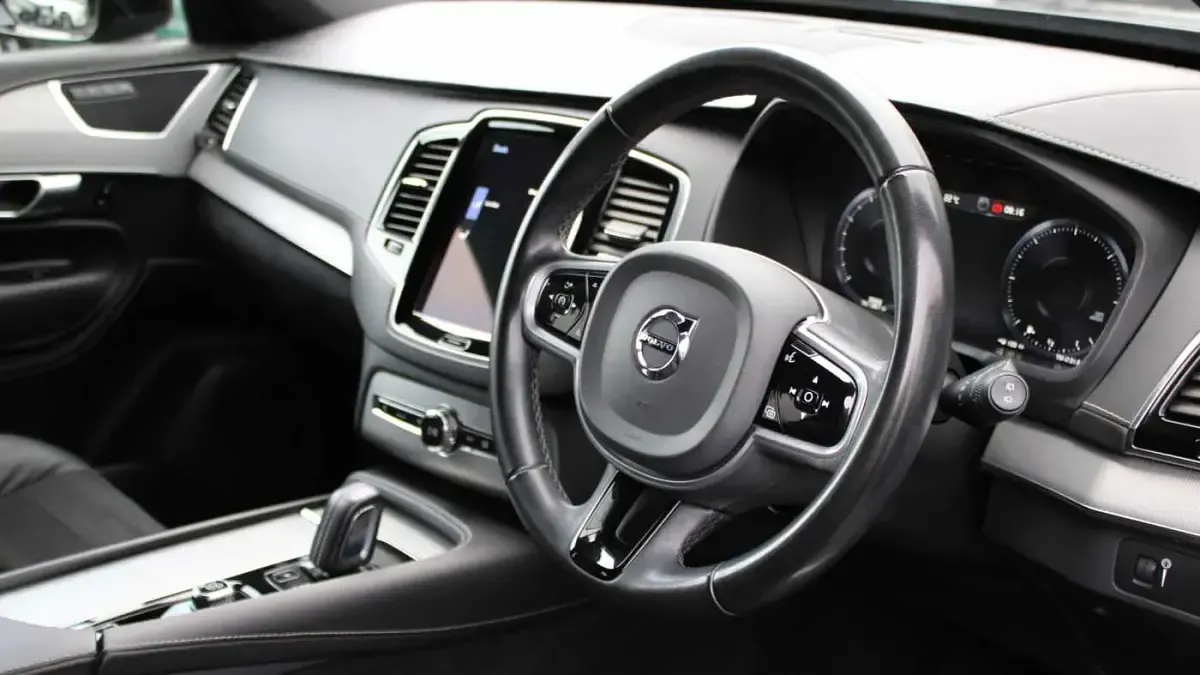 Used Volvo XC90 R-Design 235 HP (172 kW) 2022 SUV