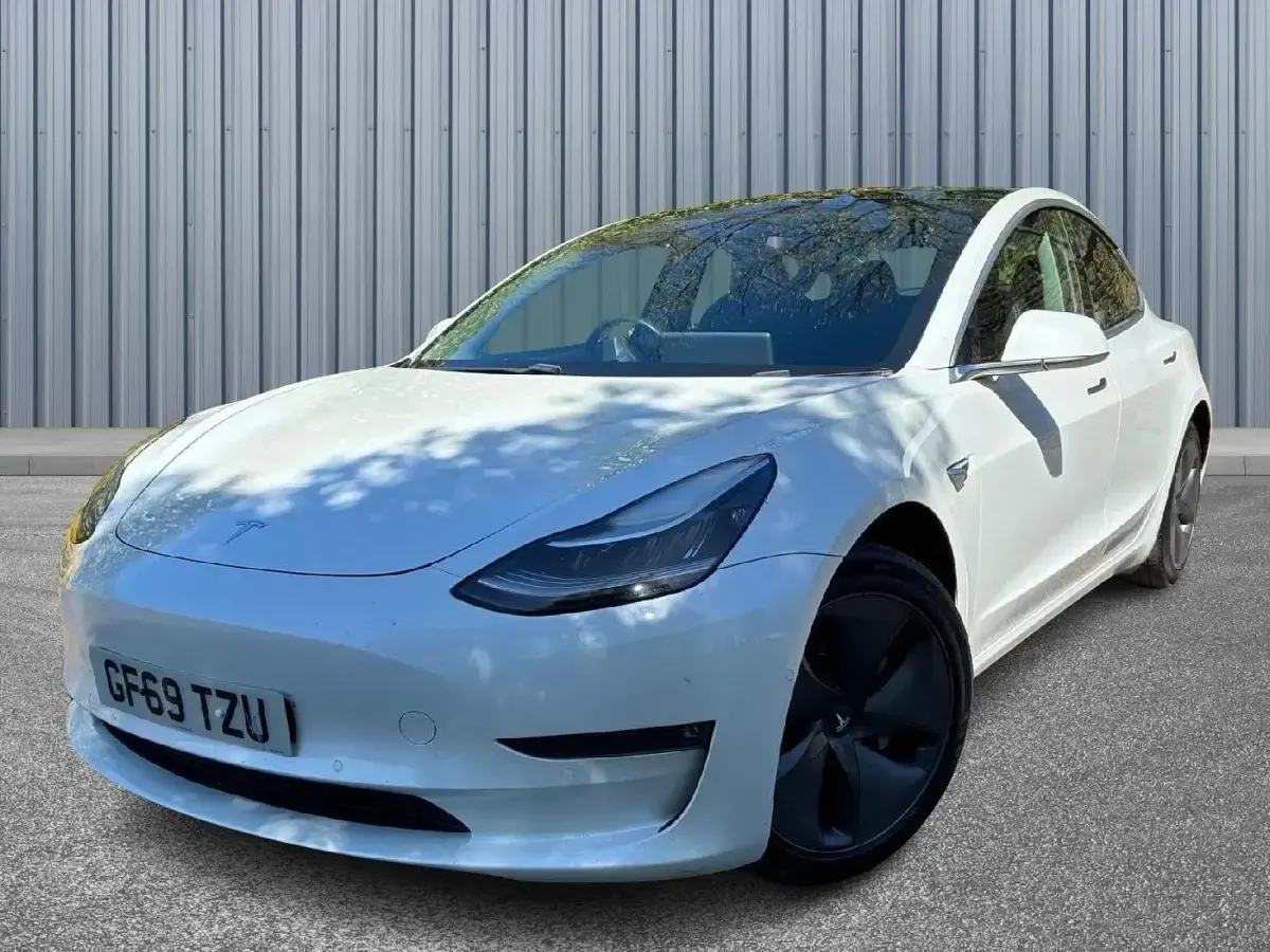 Used Tesla Model 3 Long Range AWD 366 kW (498 HP) 2019 White Sedan