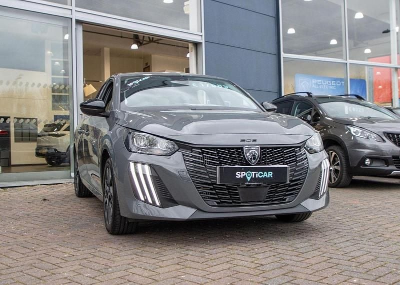 Used Peugeot 208 Allure 99 HP (72 kW) 2025 Grey Hatchback