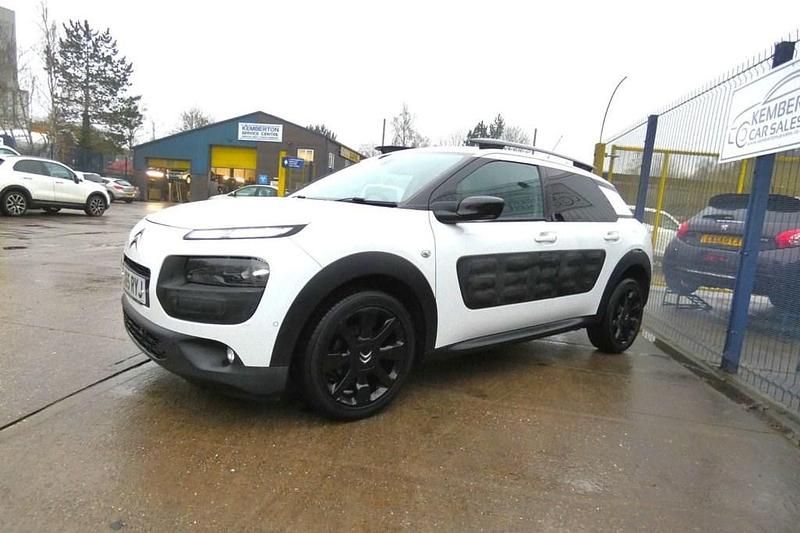 Gebraucht Citroën C4 Cactus Flair 100 PS (73 kW) 2015 Weiß Kleinwagen