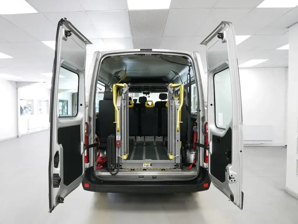 Used Vauxhall Movano 150 HP (110 kW) 2020 Silver MPV