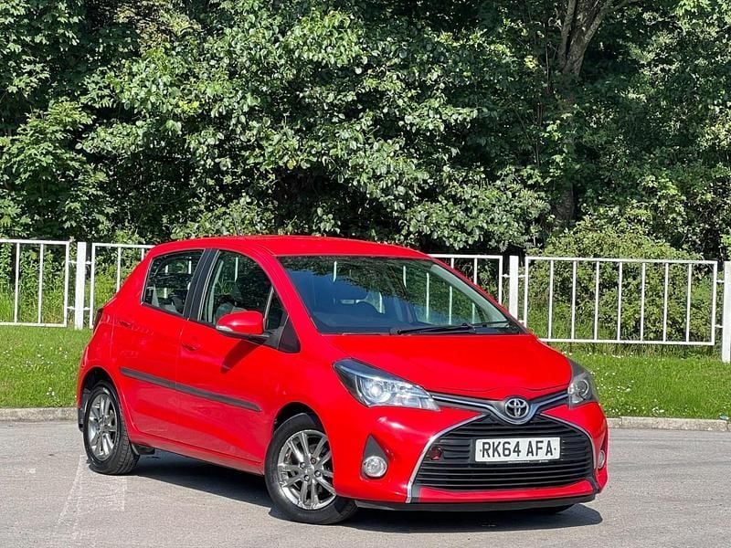 Used Toyota Yaris 2015 Red Hatchback