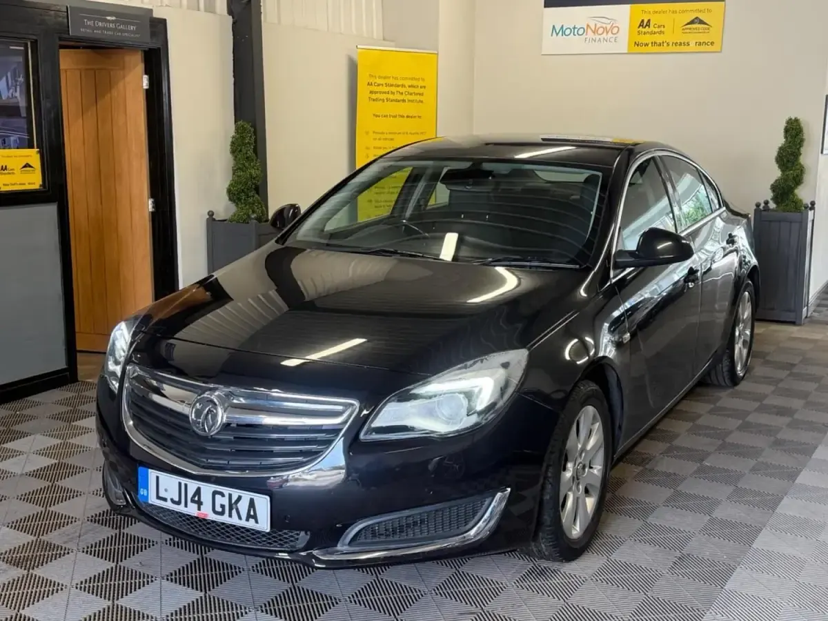 Używany Vauxhall Insignia S 163 KM (119 kW) 2014 Czarny Sedan/Limuzyna