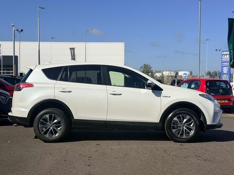 Used Toyota RAV4 Hybrid 2018 White SUV