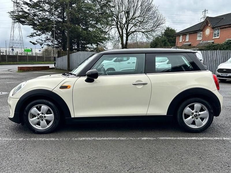 Used Mini Cooper Hatch 136 HP (100 kW) 2014 White Hatchback