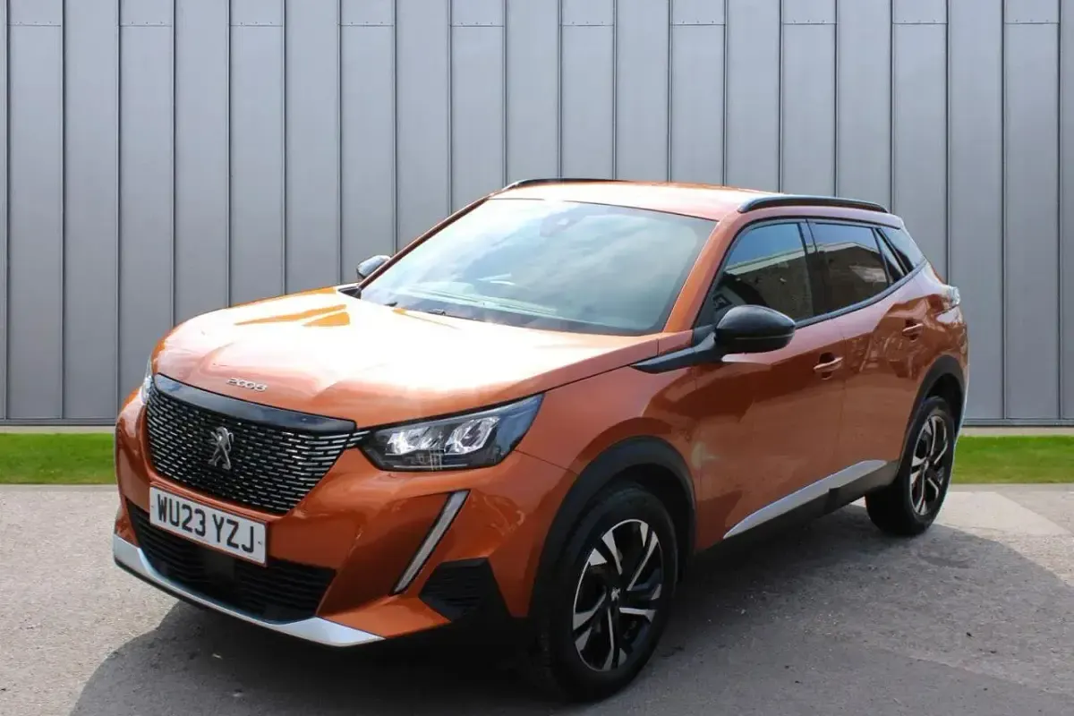 Second-hand Peugeot 2008 Allure+ 100 CP (73 kW) 2023 Portocaliu SUV