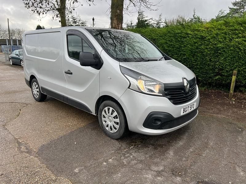 Used Renault Trafic Business 2017 Silver MPV
