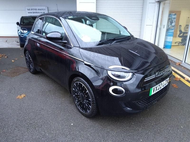 Black Used 2022 Fiat 500e Icon Hatchback | £11,790 (Super price) - Image 1/4