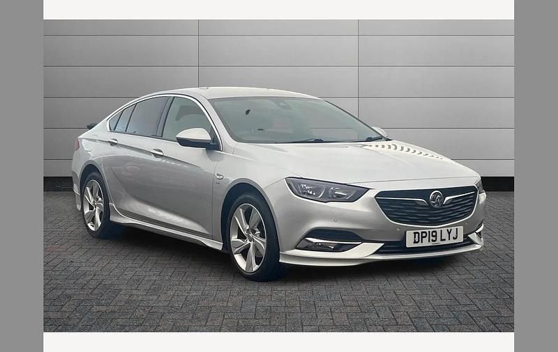 Silver Used 2019 Vauxhall Insignia SRi Hatchback | £12,495 (Fair price) - Image 1/4