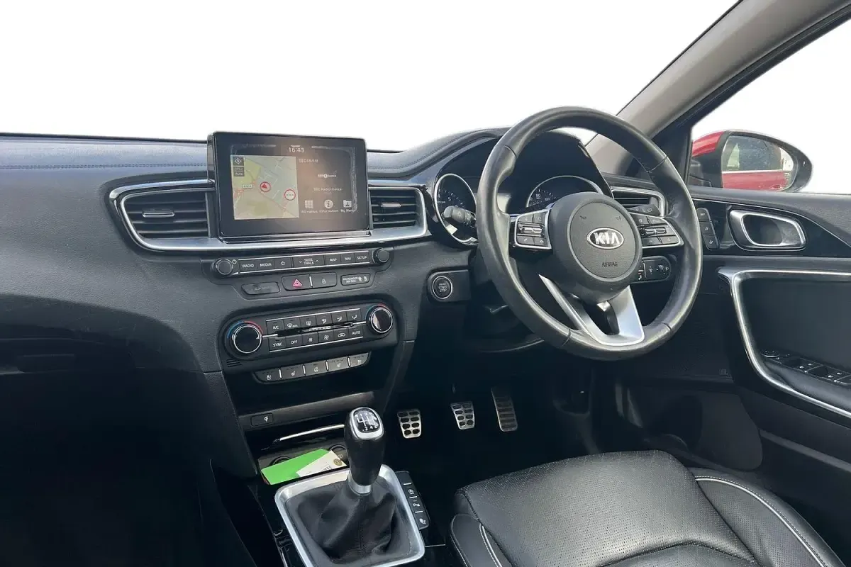 Used Kia Ceed First Edition 140 HP (102 kW) 2019 Red Hatchback