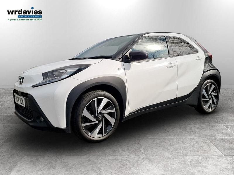 Used Toyota Aygo X 72 HP (52 kW) 2024 White SUV