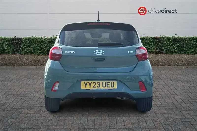 Used Hyundai i10 Premium 67 HP (49 kW) 2023 Green Hatchback