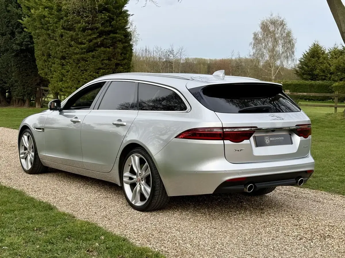Used Jaguar XF Portfolio 300 HP (220 kW) 2018 Silver Estate
