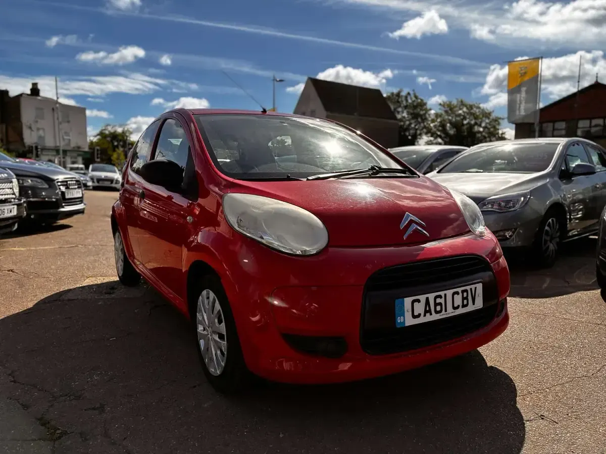 Used Citroën C1 VTR Sport 68 HP (50 kW) 2011 Red Hatchback