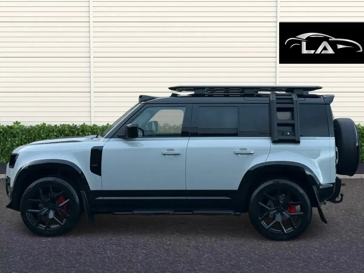 Used Land Rover Defender SE Dynamic 2025 Grey Estate