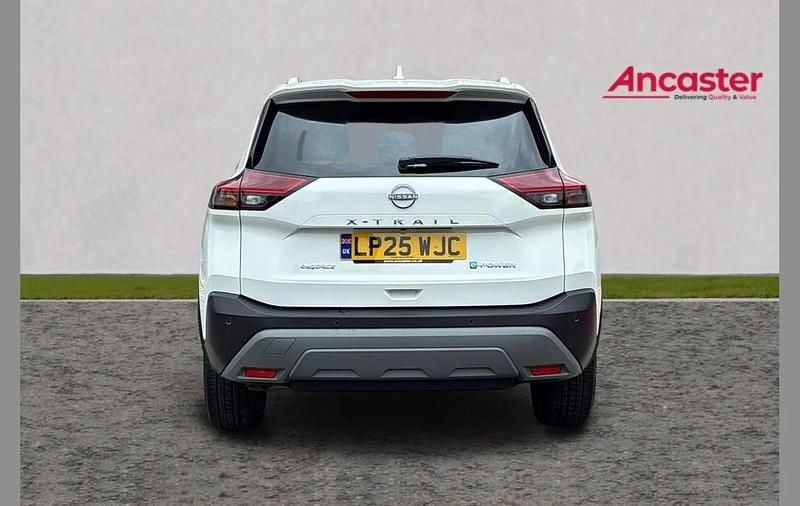 New Nissan X-Trail N-Connecta 211 HP (155 kW) 2025 Champagne silver with black me SUV