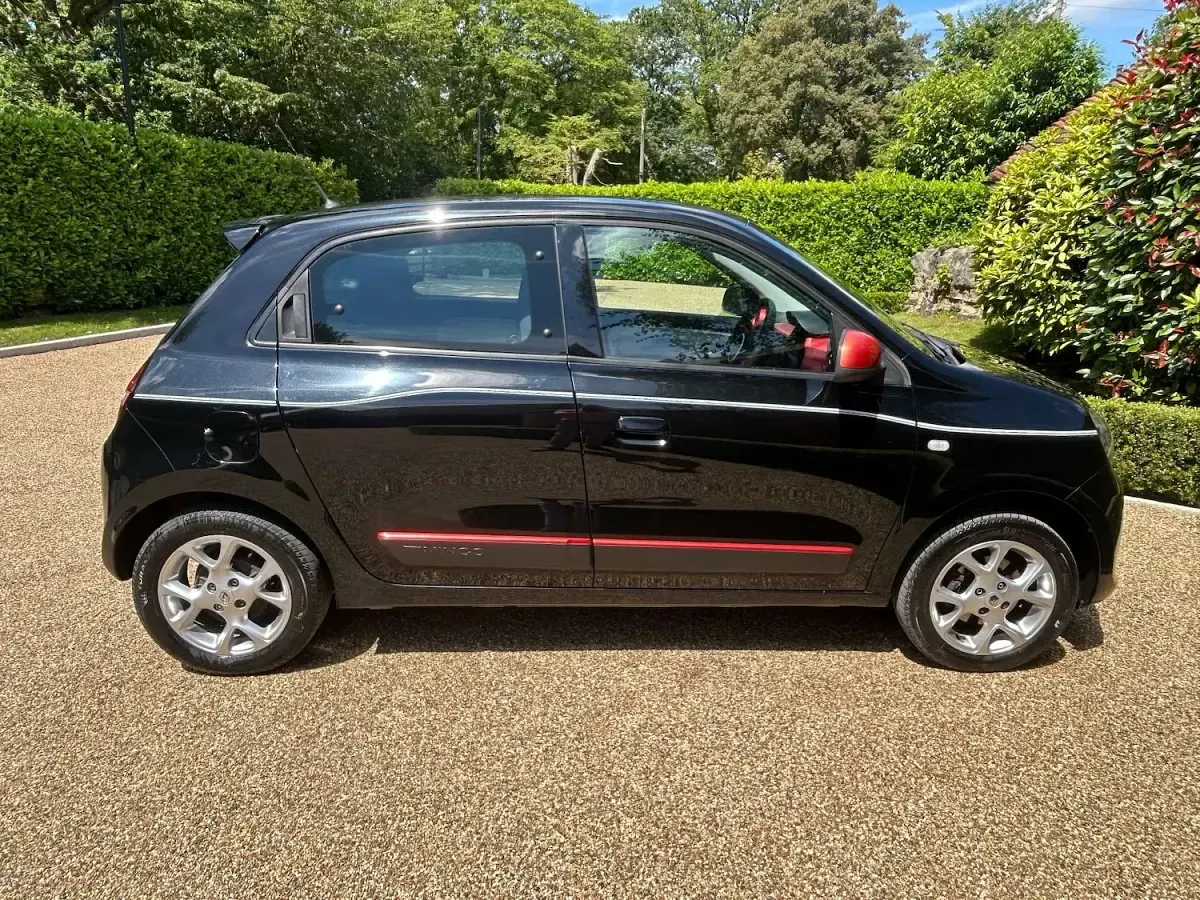 Used Renault Twingo Dynamique 90 HP (66 kW) 2015 Black Hatchback