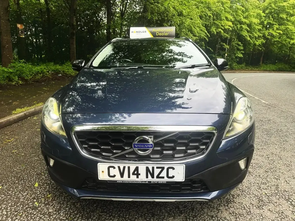 Used Volvo V40 2014 Blue Hatchback
