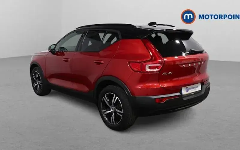 Usado Volvo XC40 R-Design 163 HP (119 kW) 2020 Vermelho SUV