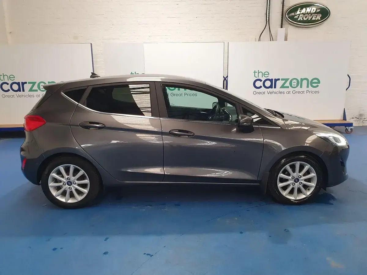 Used Ford Fiesta Titanium 100 HP (73 kW) 2019 Grey Hatchback