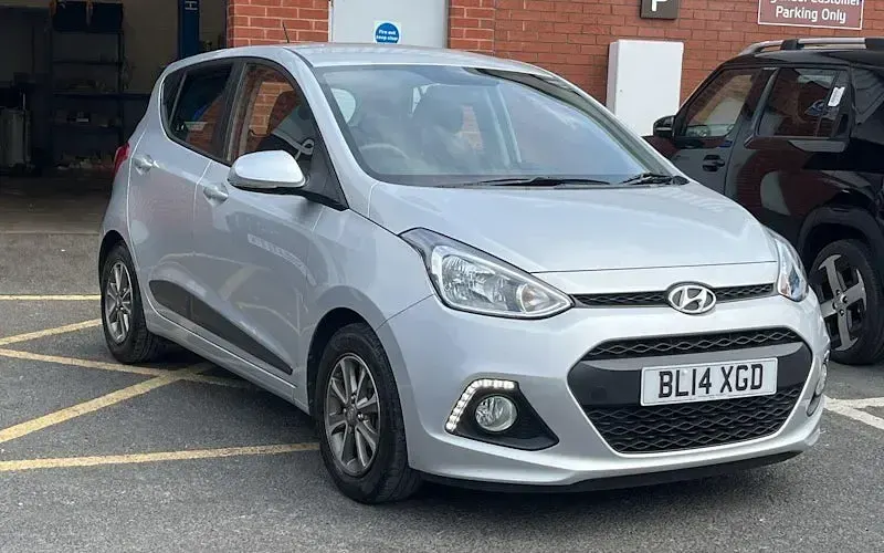 Used Hyundai i10 Premium 87 HP (63 kW) 2016 Hatchback
