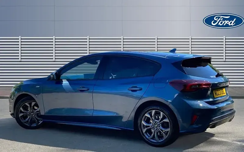 Used Ford Focus ST-Line 125 HP (91 kW) 2023 Blue Hatchback