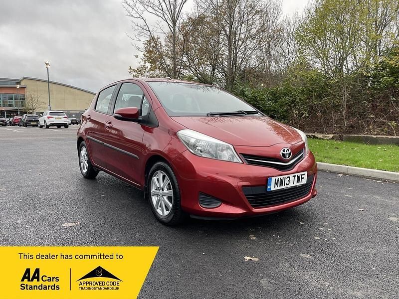 Red Used 2013 Toyota Yaris Multidrive S Hatchback | £7,480 (Fair price) - Image 1/4