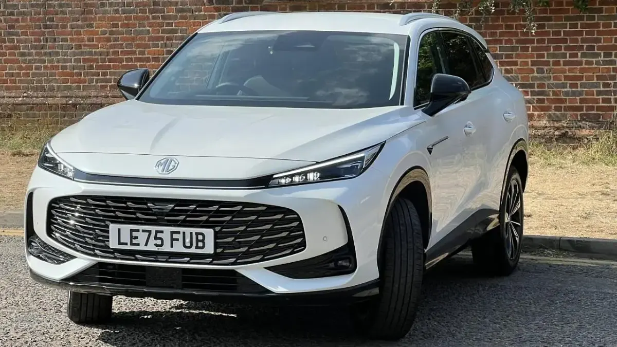 Used MG HS Trophy 221 HP (162 kW) 2025 White SUV