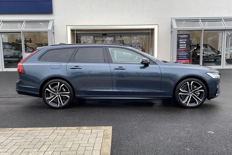 Used Volvo V90 Ultimate 345 HP (253 kW) 2023 Blue Estate