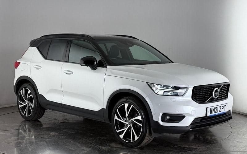 White Used 2021 Volvo XC40 R-Design Pro SUV | £21,900 (Fair price) - Image 1/3