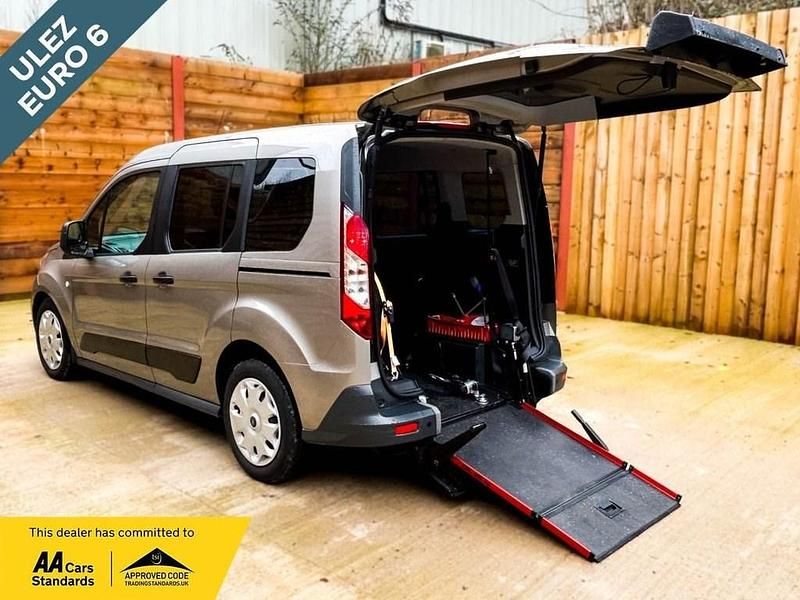 Used Ford Tourneo Connect Zetec 2016 Silver MPV