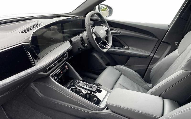 Used Audi Q5 Sportback Advanced 204 HP (150 kW) 2025 White SUV