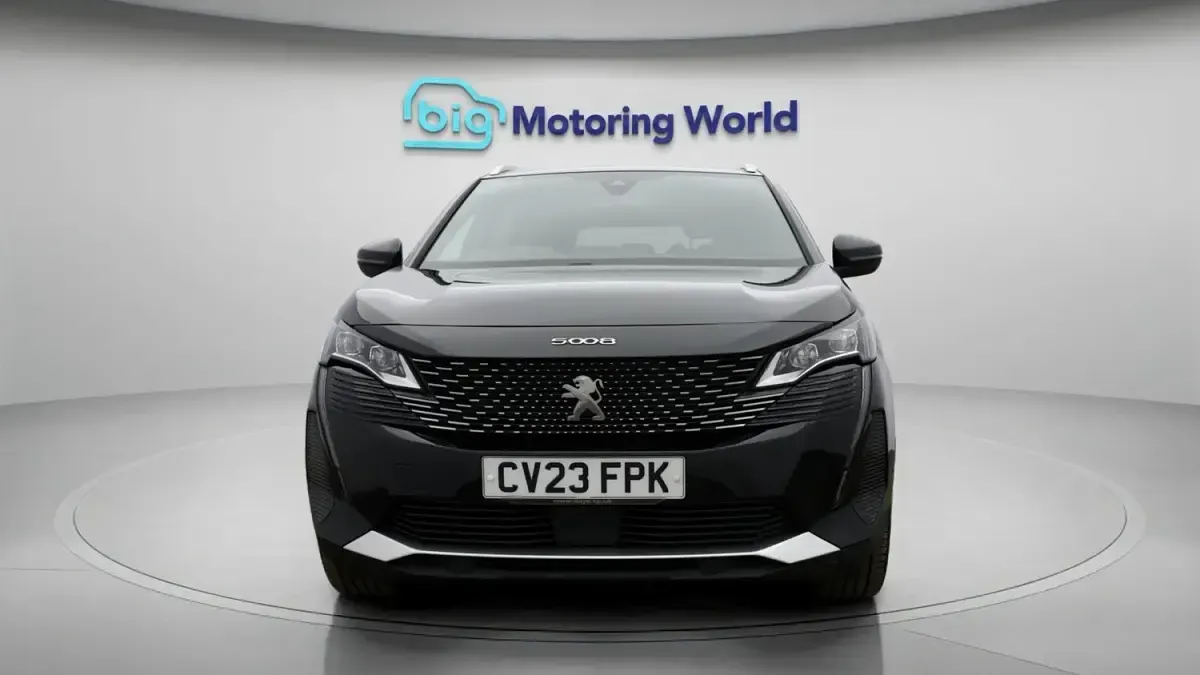 Second-hand Peugeot 5008 GT 131 CP (96 kW) 2022 Negru SUV