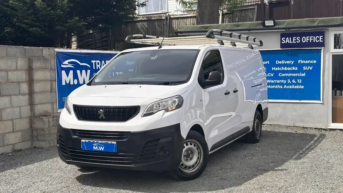 Używany Peugeot Expert Premium 142 KM (104 kW) 2023 Biały Van