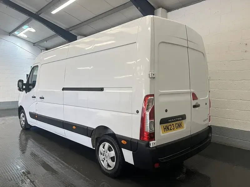 Used Renault Master Business 2023 White Van