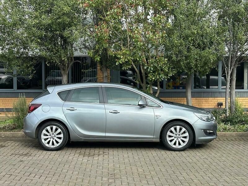 Used Vauxhall Astra Elite 2013 Silver Hatchback