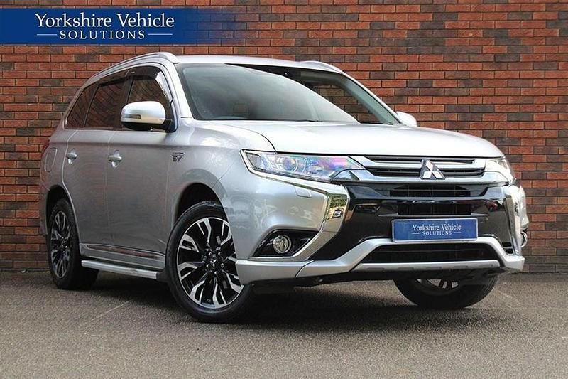 Used 2017 Mitsubishi Outlander P-HEV | £10,989 (Fair price) - Image 1/1
