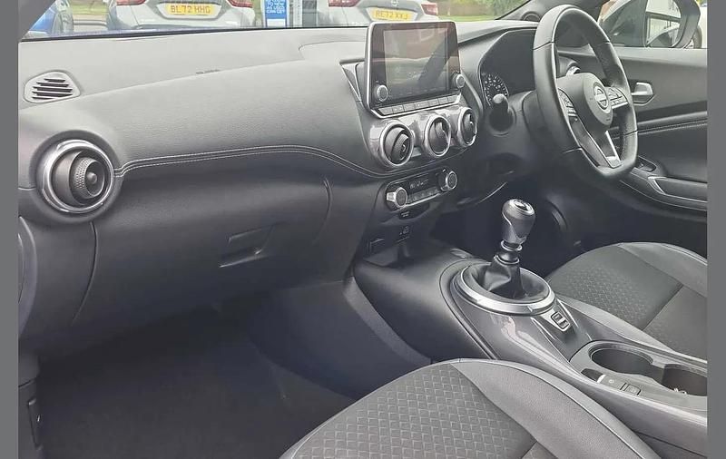 Used Nissan Juke N-Connecta 112 HP (82 kW) 2023 Blue SUV