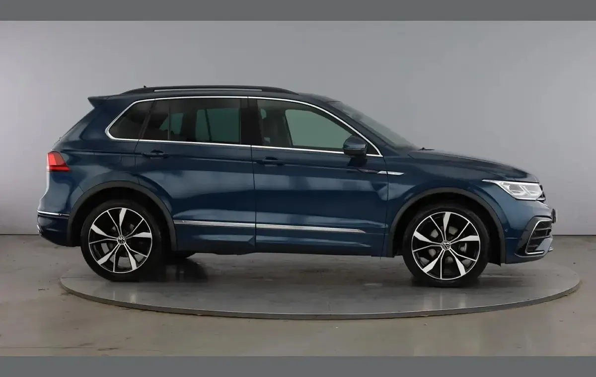 Used VW Tiguan R-line 150 HP (110 kW) 2023 Blue SUV