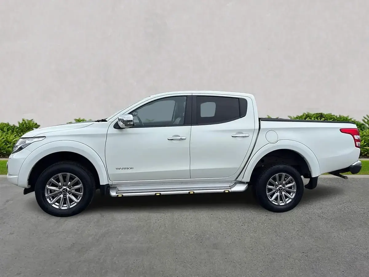Used Mitsubishi L200 Warrior 178 HP (130 kW) 2017 White Pickup