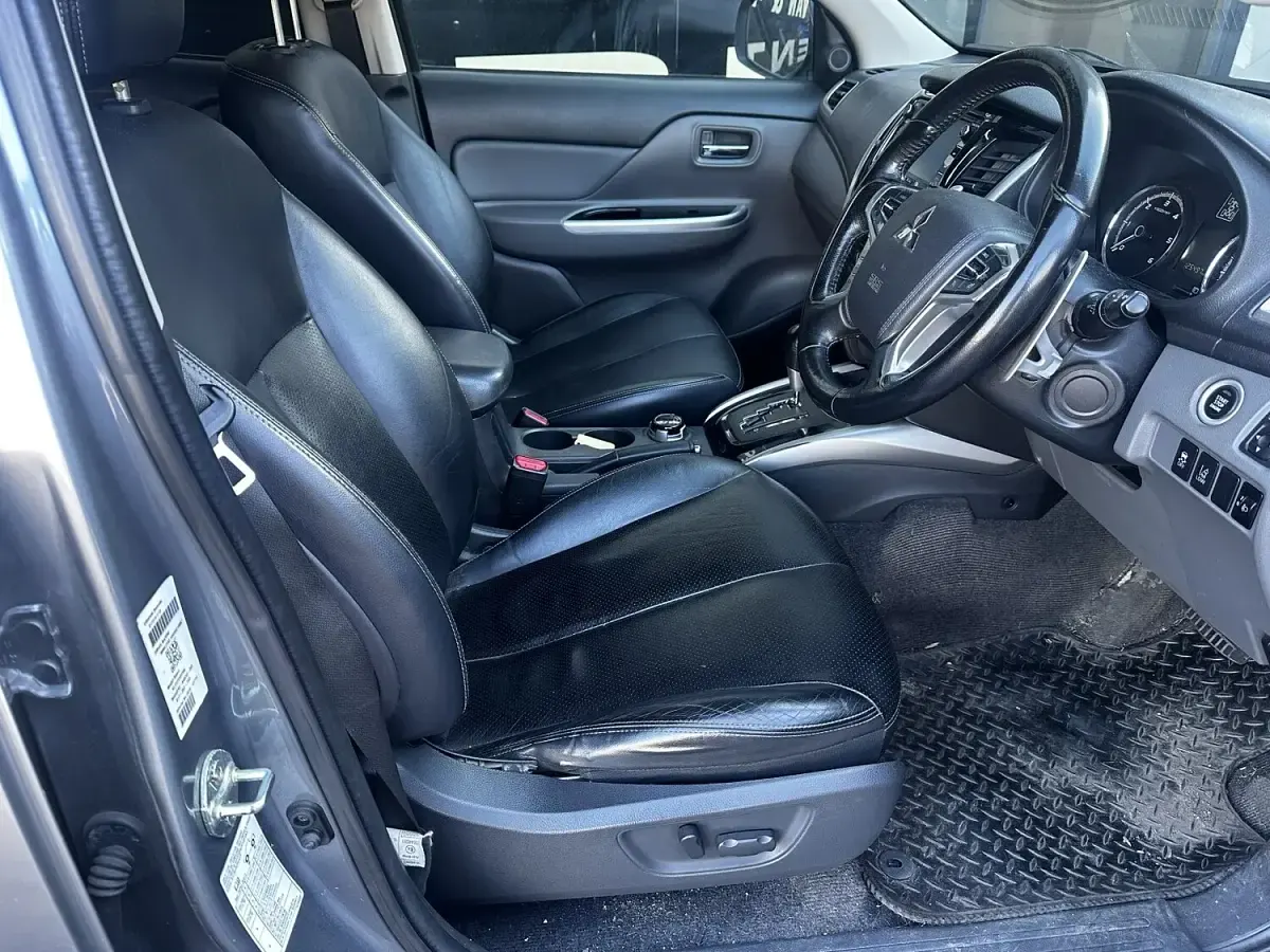 Used Mitsubishi L200 Warrior 181 HP (133 kW) 2017 Grey Pickup