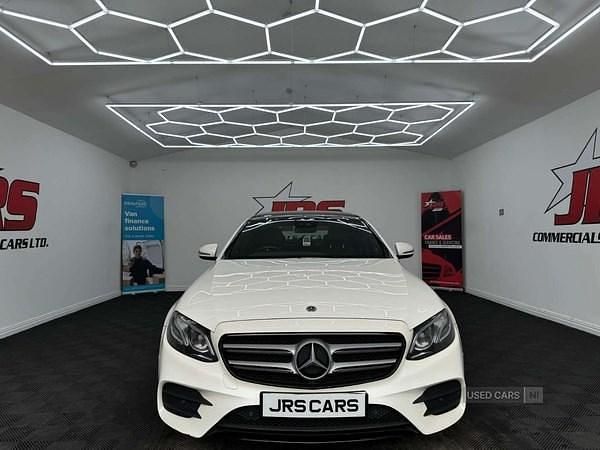 Używany Mercedes E350 AMG Line Premium Plus 258 KM (189 kW) 2017 Biały Sedan/Limuzyna