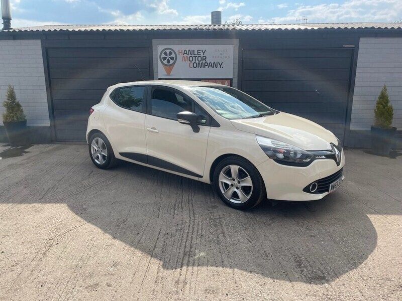 White Used 2015 Renault Clio IV Expression+ Hatchback | £5,795 (Fair price) - Image 1/4