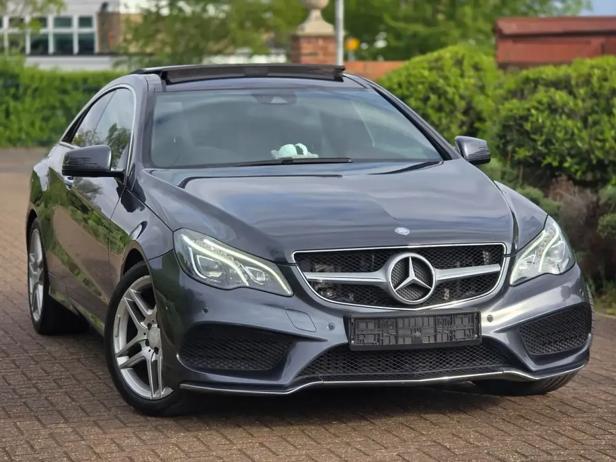 Gebraucht Mercedes E220 AMG Line Premium 2015 Grau Coupé