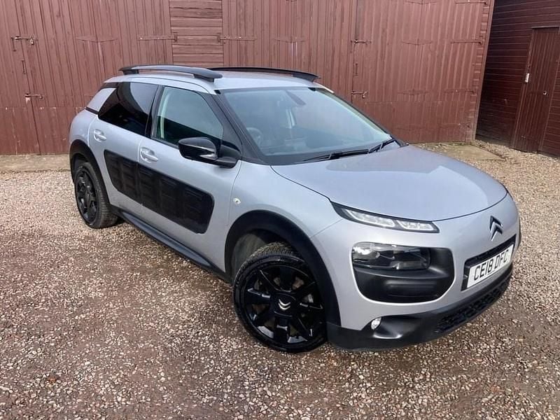 Used Citroën C4 Cactus Flair 100 HP (73 kW) 2018 Silver Hatchback
