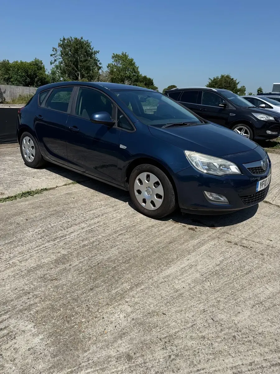 Used Vauxhall Astra 2010 Blue Hatchback